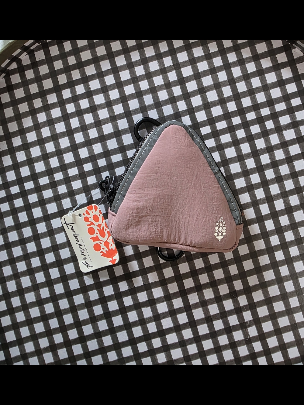 ✏️ NWT FP Movement Altitude Multi Mini Pouch - Pink Triangle Coin Bag SOLD OUT!